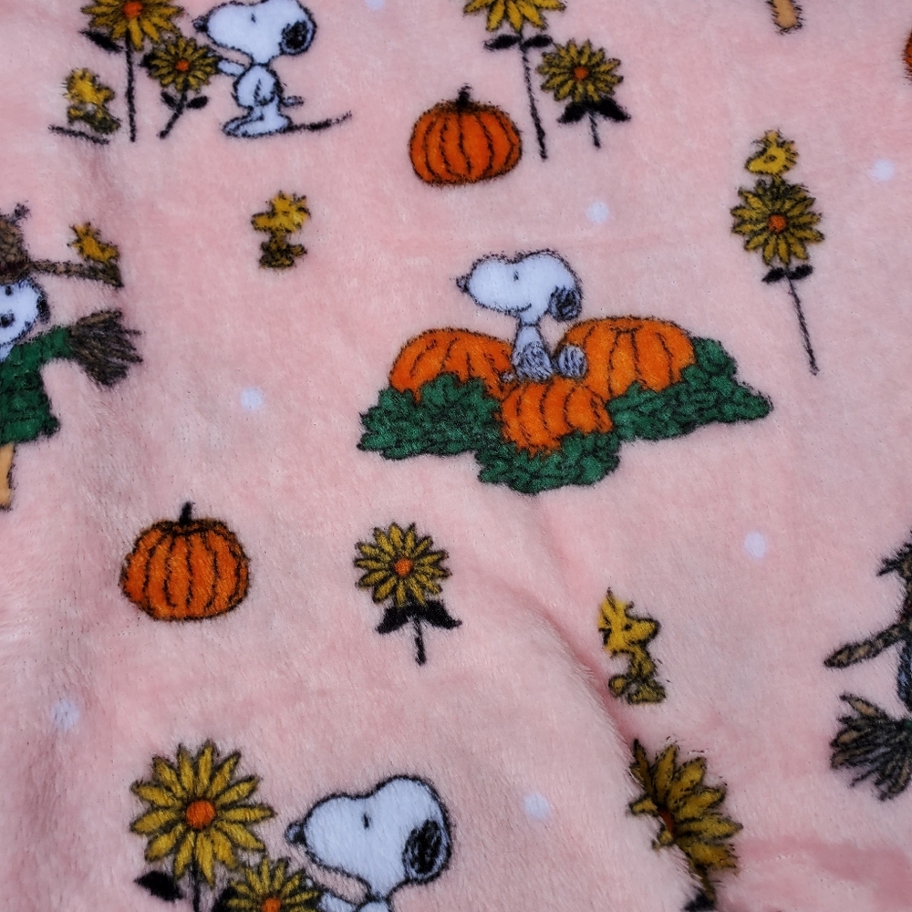 NWT Snoopy Halloween In The Pumpkin Patch Lounge Pants